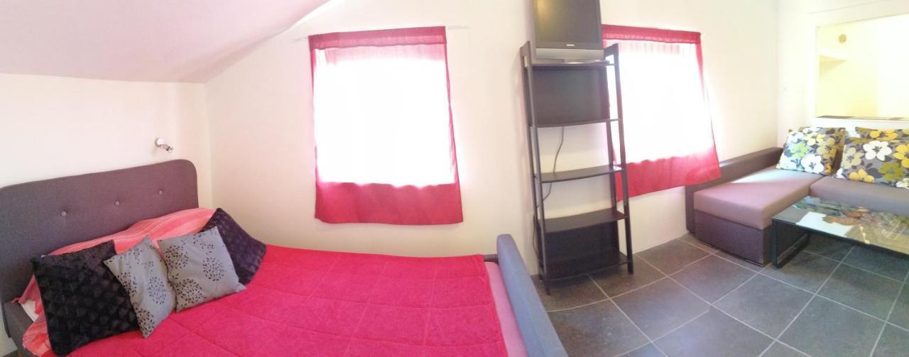 Gracia Apartments Funtana Luaran gambar
