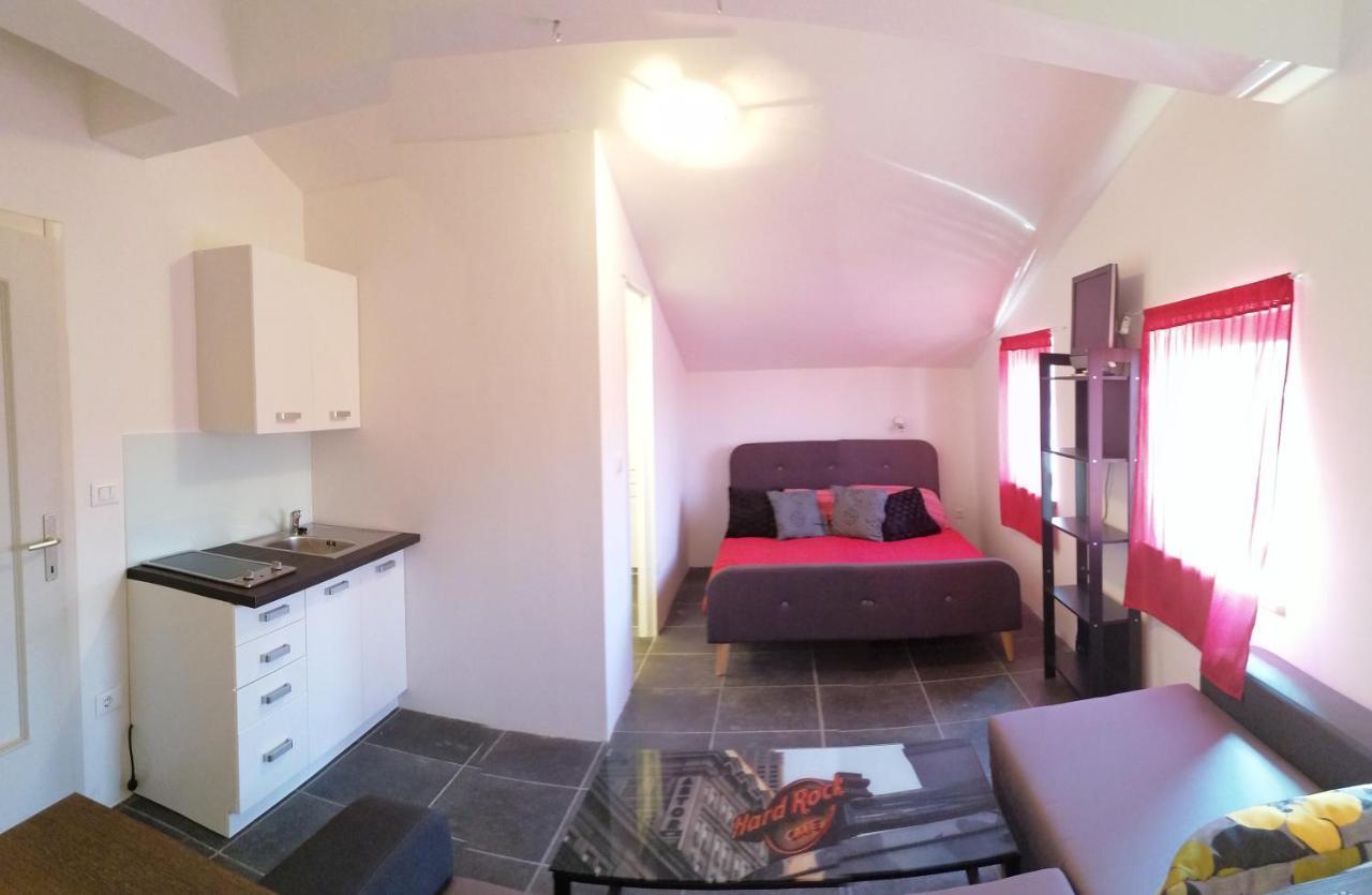 Gracia Apartments Funtana Luaran gambar