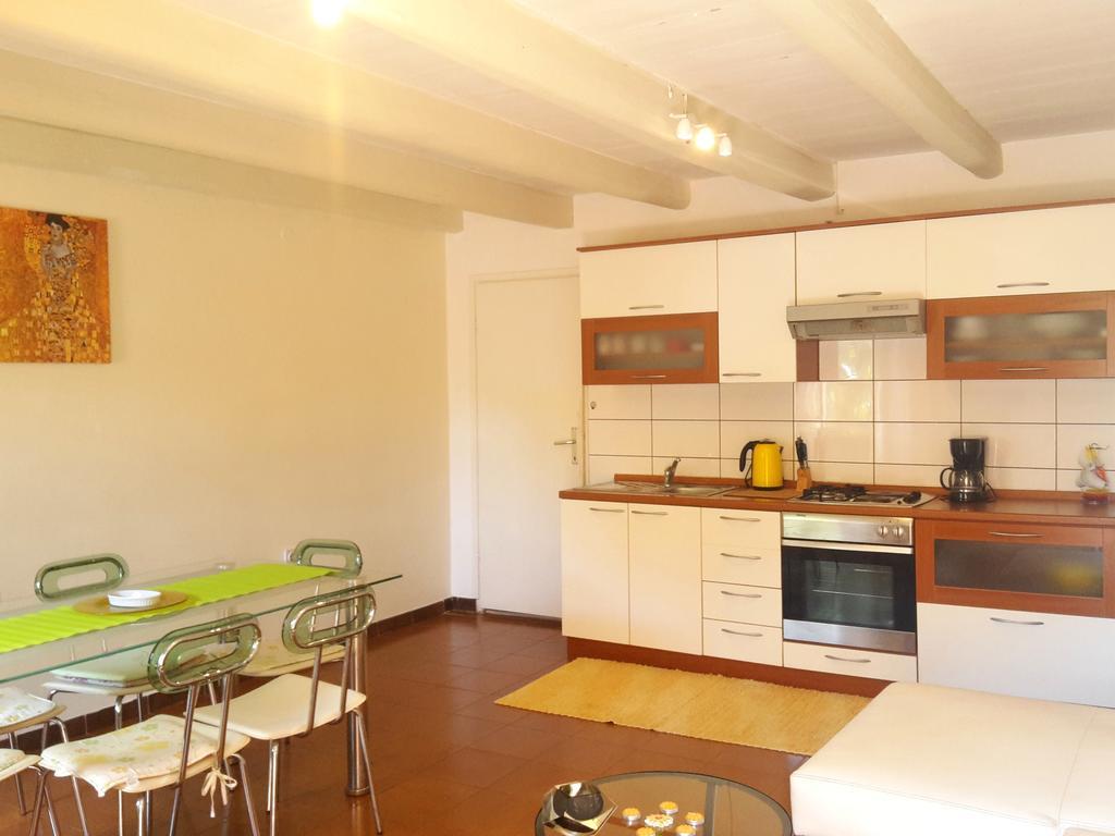 Gracia Apartments Funtana Luaran gambar