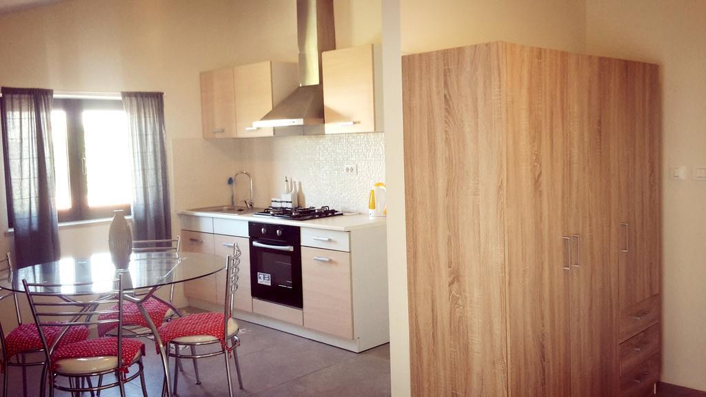 Gracia Apartments Funtana Luaran gambar