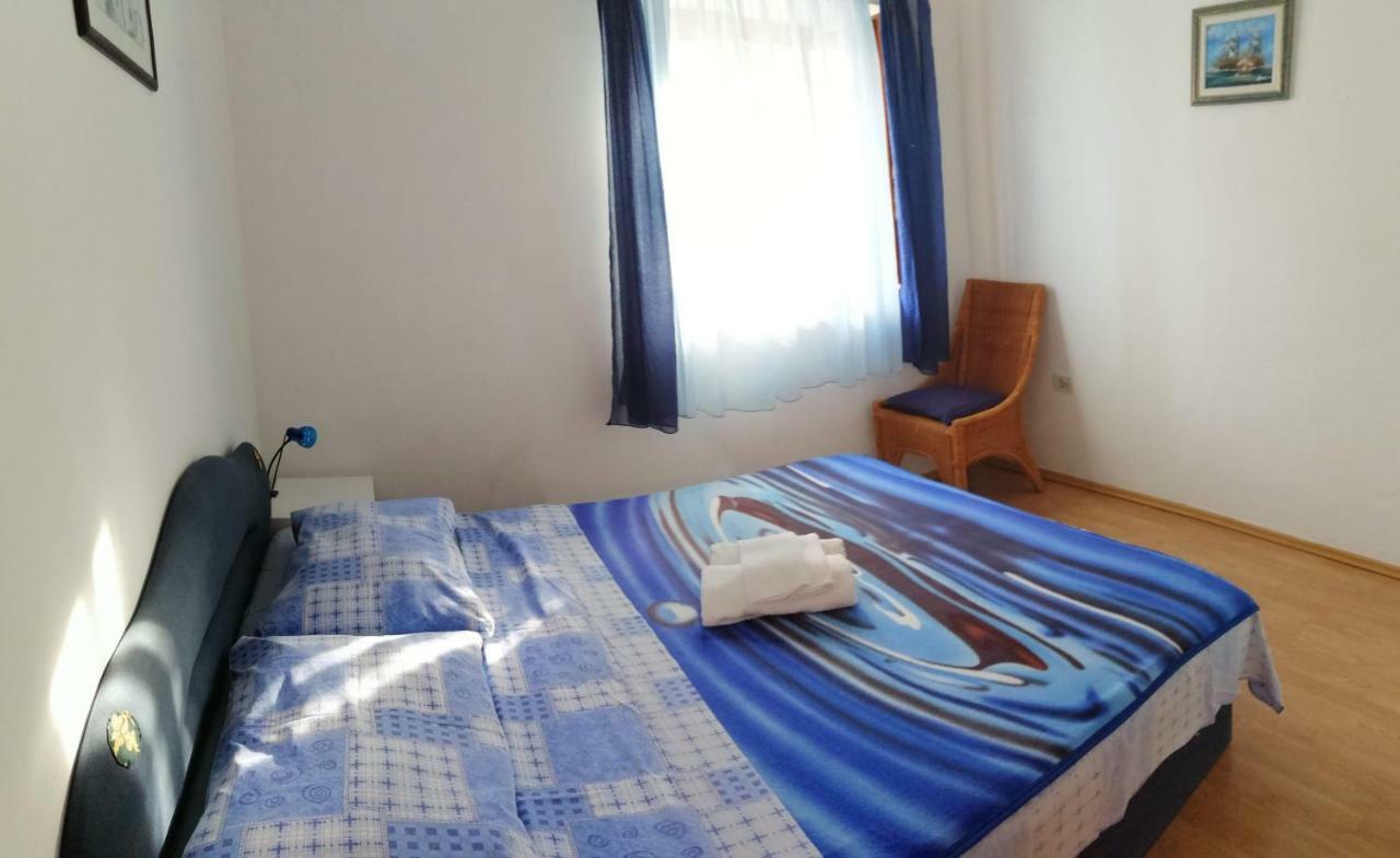 Gracia Apartments Funtana Luaran gambar