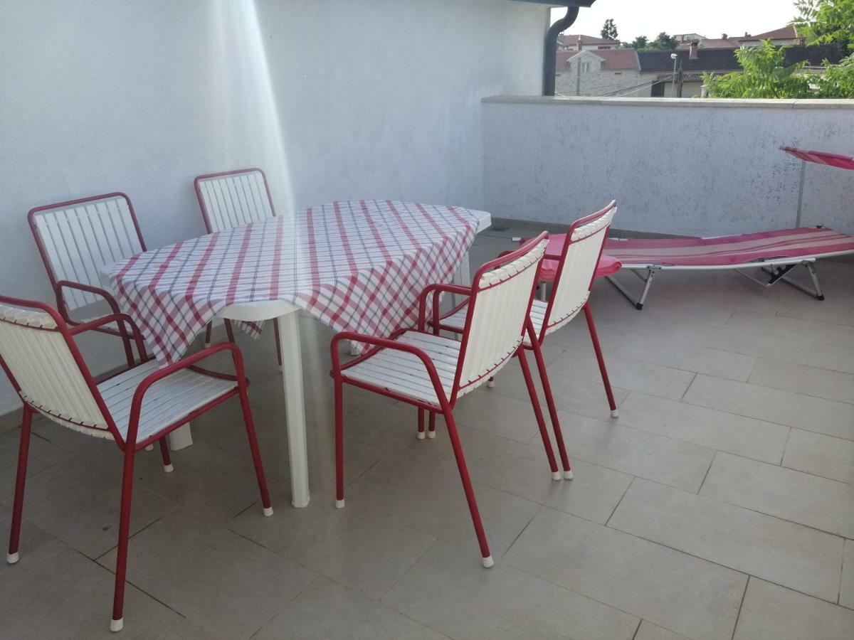 Gracia Apartments Funtana Luaran gambar